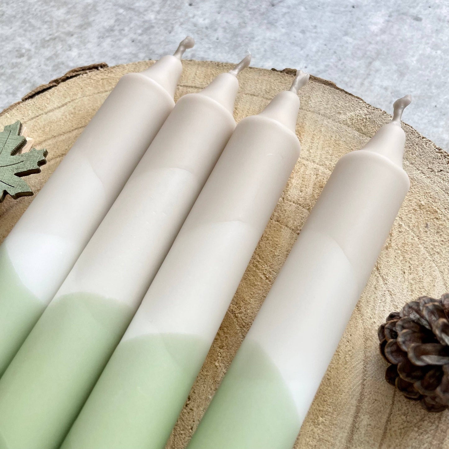 Wolkenreich- Dip Dye Kerzen beige-olive | handgetauchte Stearinkerzen | 4er Set