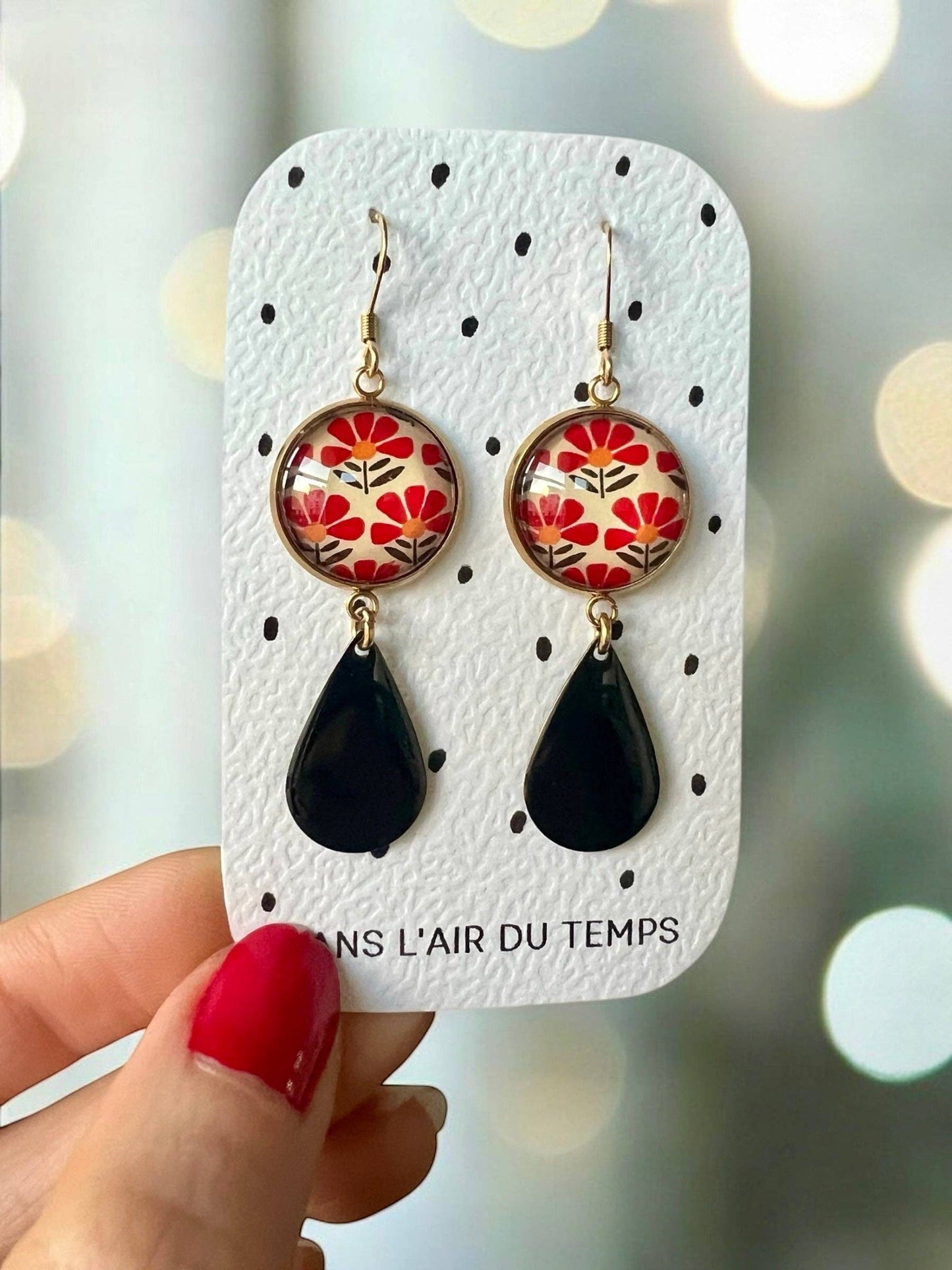 JAPANISCHE ROTE BLUMEN HÄNGENDE OHRRINGE, SCHWARZE EMAILLE, GOLD- ODER SILBERFINISH: Silber