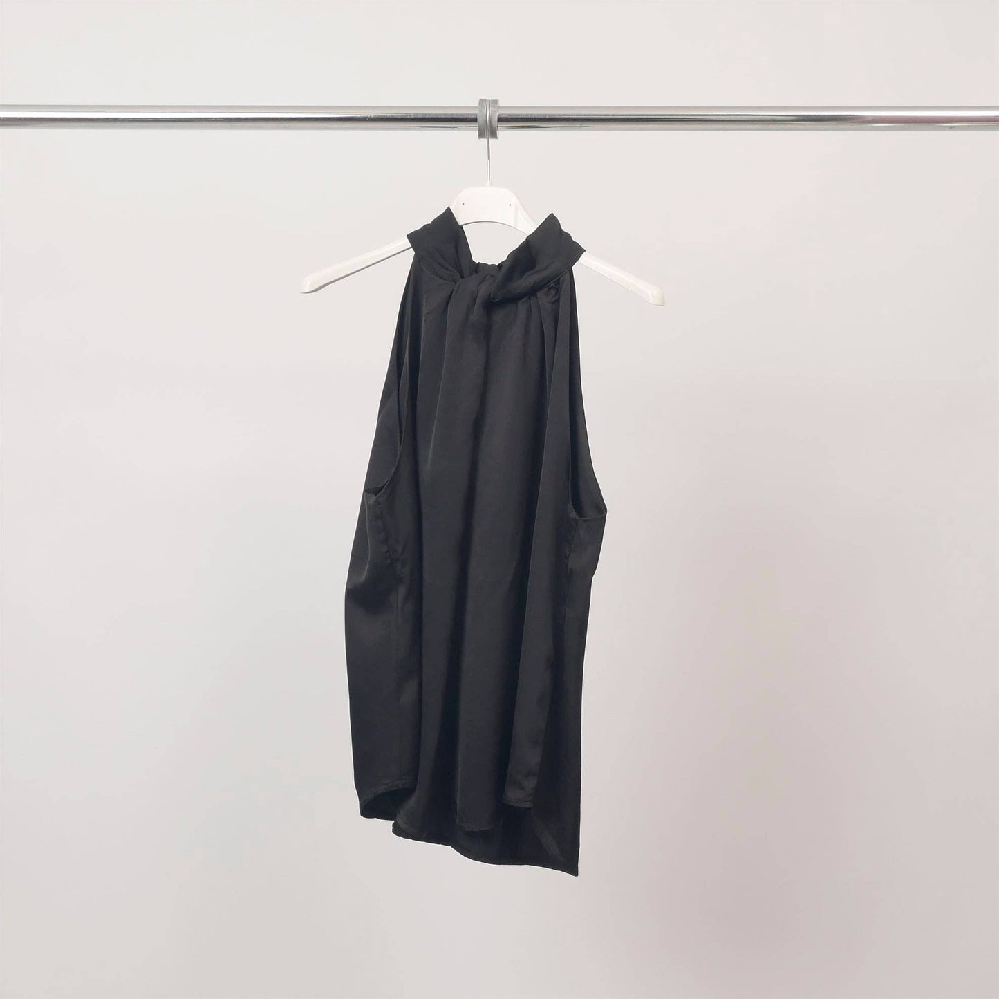 Blusenshirt // satinoptik in schwarz aus Viskose