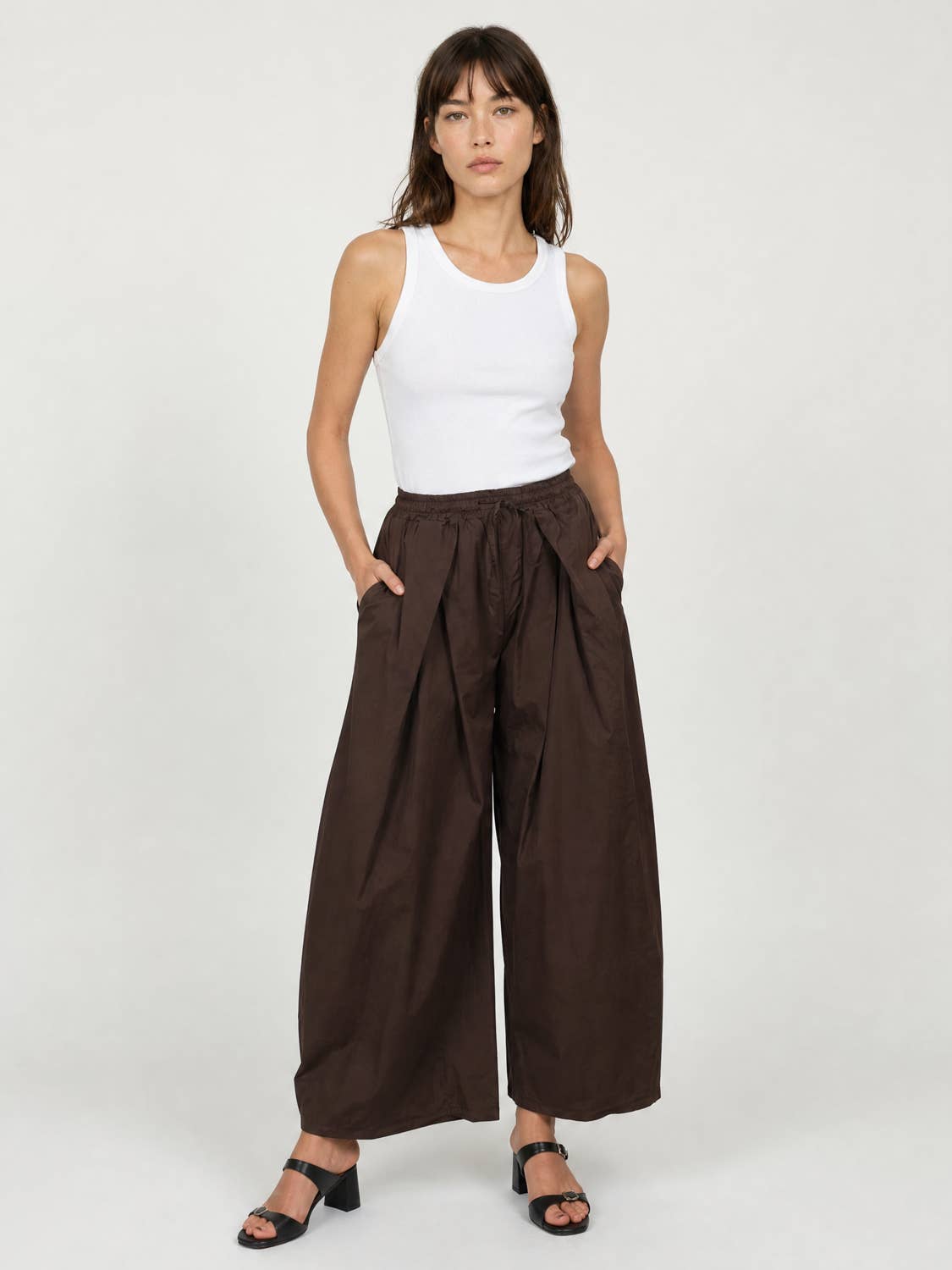 Oversize Hose // weit und bequem mit ausgefallenem Bund in schwarz