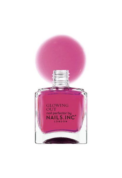 Nails.inc London- Glowing Out Nagellack „glowing me away“