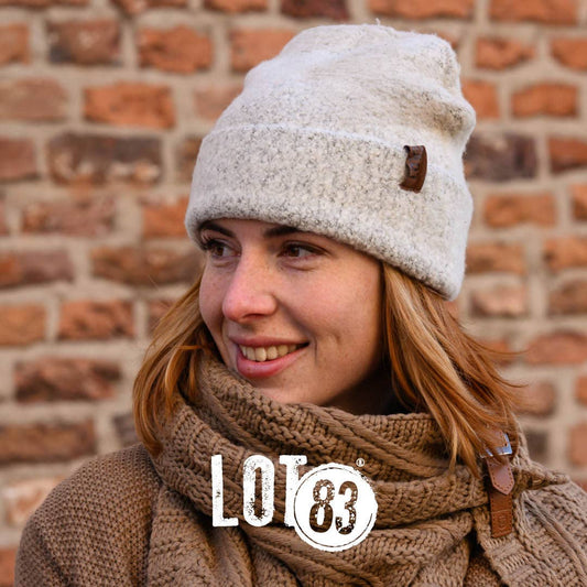 Lot83 Beanie Mütze Suus Off weiß/grau, warm und kuschelig