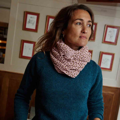 Rose in April- HalsTuch mit LEOPARDENMUSTER in BONBONROSA: MINI-LEOPARD / L 110*110