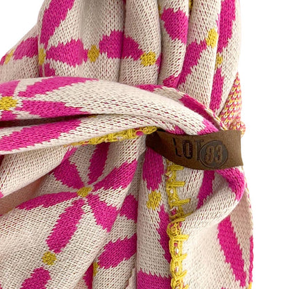 Lot83 Dreieckschal Jasmijn Pink und beige, weicher Strick