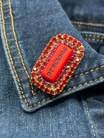 Tezee Statement-Brosche „precious“ – Rot & Pink mit Strass in Metallfassung, messing