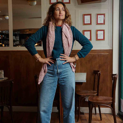 Rose in April- HalsTuch mit LEOPARDENMUSTER in BONBONROSA: MINI-LEOPARD / L 110*110