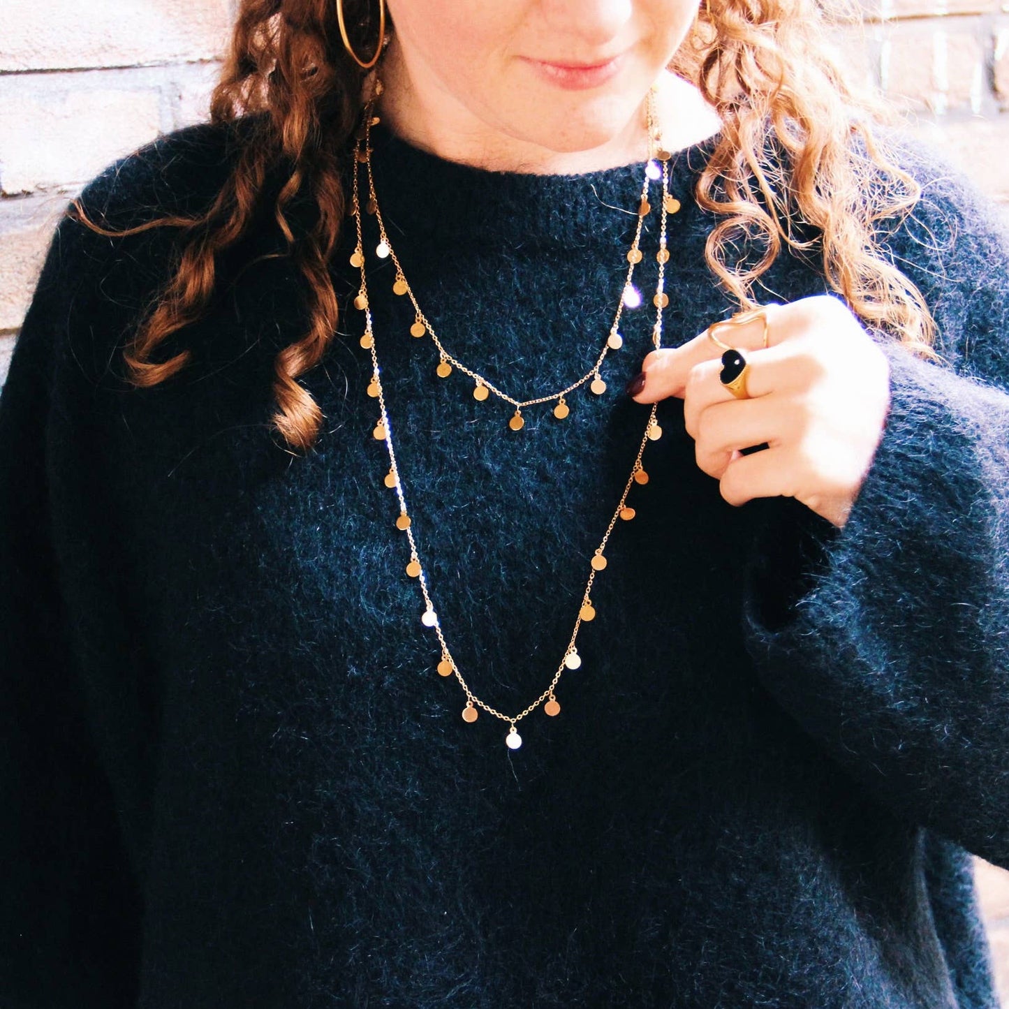 Lange Halskette mit Doppelmünze