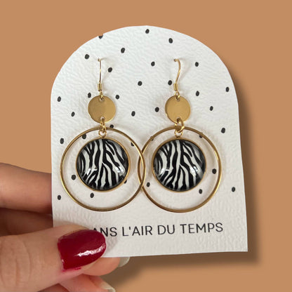 Zebra Loop Ohrringe – Goldfarbener Edelstahl – Dans l’air du temps bijoux