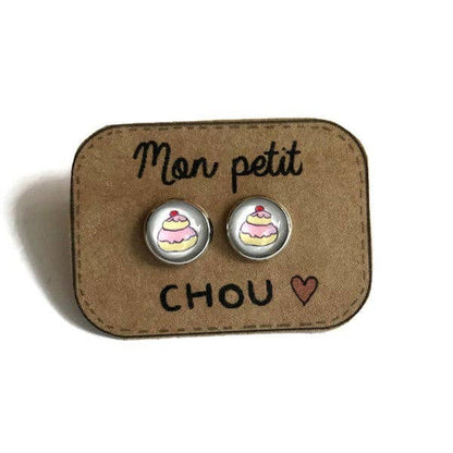 Dans lˋair du temps bijoux- Cupcake Ohrstecker „Mon petit chou“ – Süßer Charme für jeden Tag