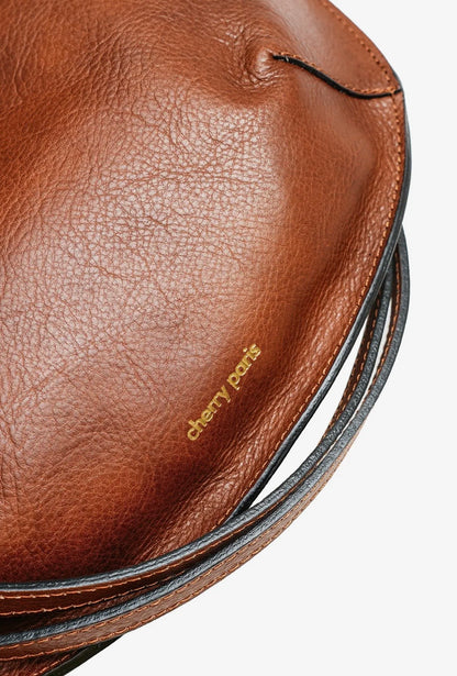 Cherry Paris Halfmoon Bag in Braun , echtes Rindsleder
