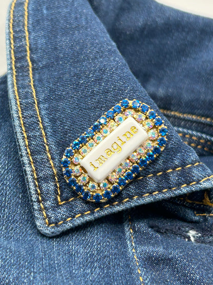 Tezee Statement-Brosche „imagine“ – Blau & Kristall mit Strass in Messingfassung