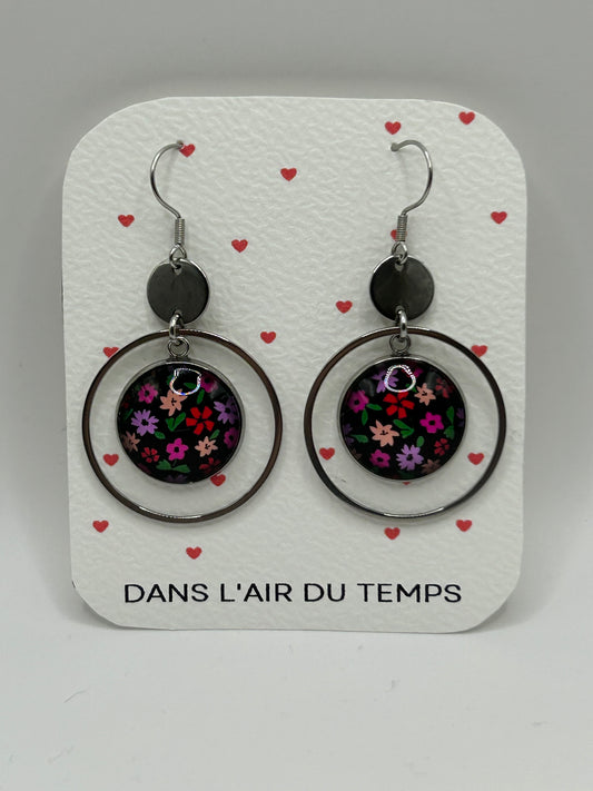 Dans l’air du temps bijoux Ohrhänger– Florale Eleganz aus Edelstahl, silberfarben