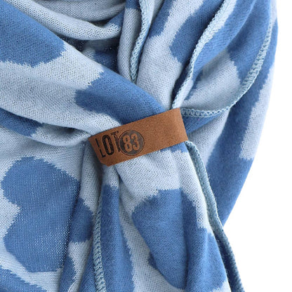 Lot83-Dreieckschal Luna Blue mit Herzen, weicher Strick