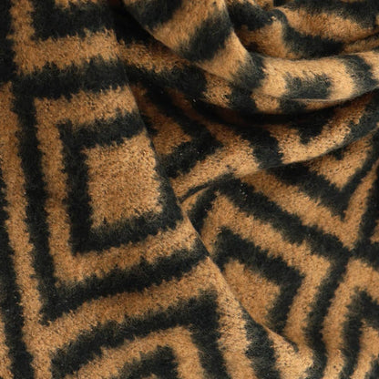 LOT83 Schal Braun/Schwarz – Damen-Schal mit geometrischem Muster & Lederband | Stylisches Winter-Acces