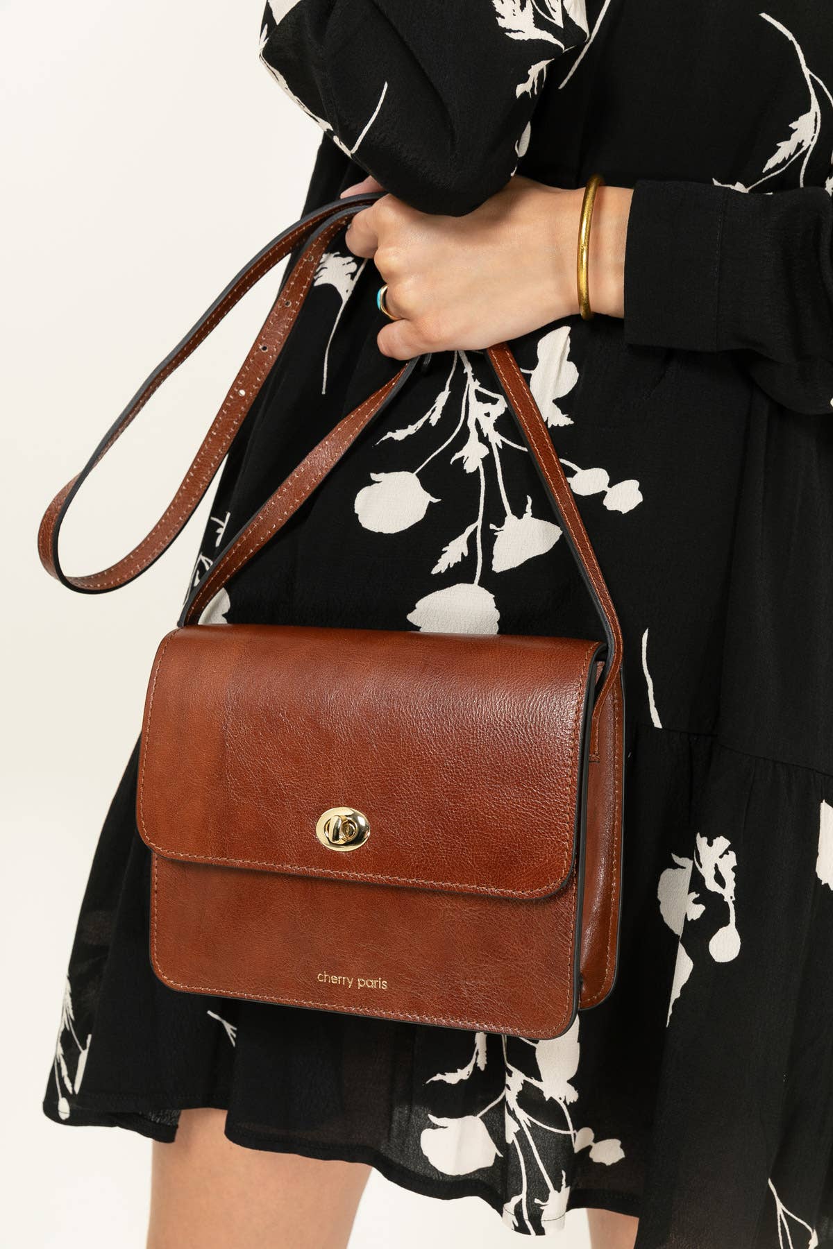 Tasche HELOISE in Kamel/ Cognac, aus echtem Leder