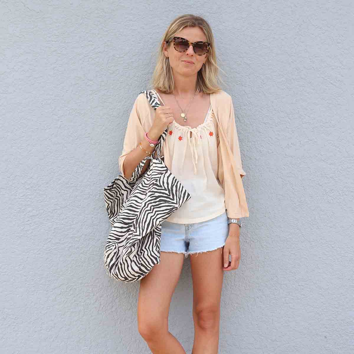 Rose in April: Große TASCHE ELISA ZEBROU GREIGE: GREIGE / Zebra