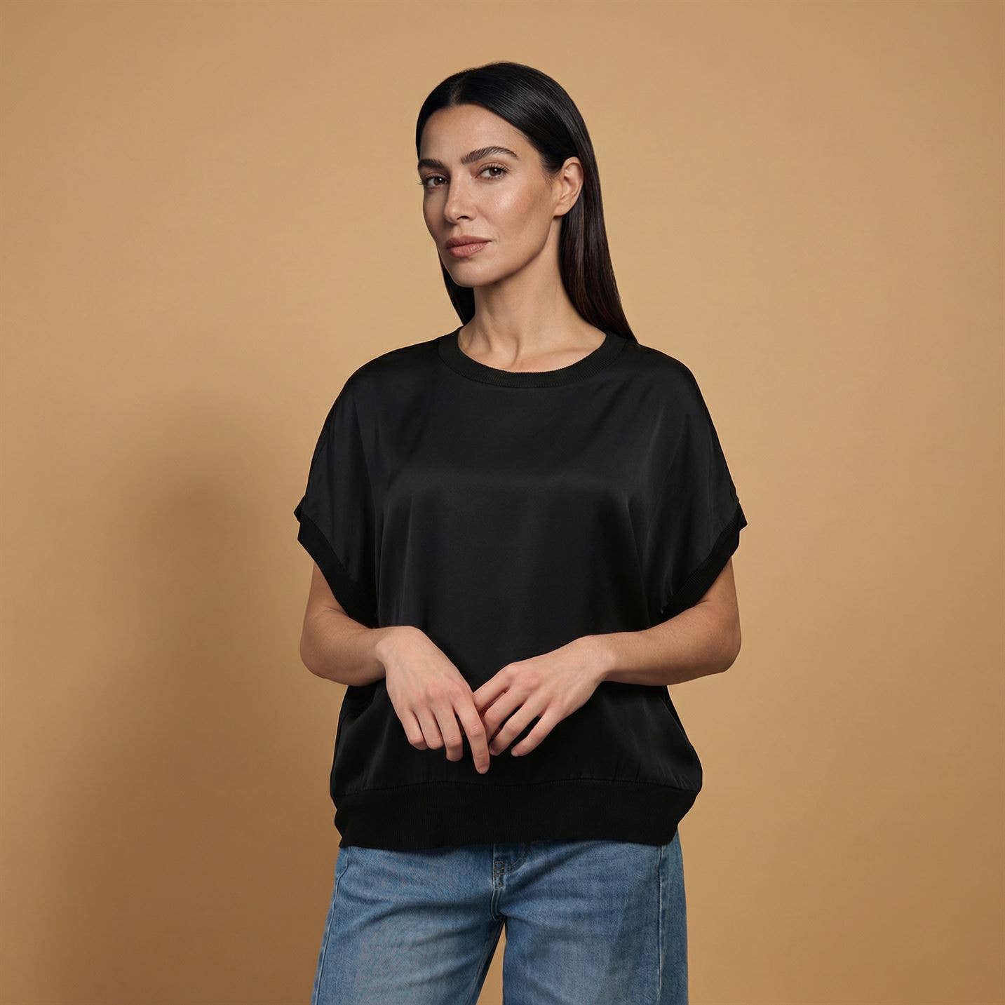 Locker geschnittenes Viskose Kurzarmshirt – fließender Fall, seidig glänzend, Einheitsgröße
