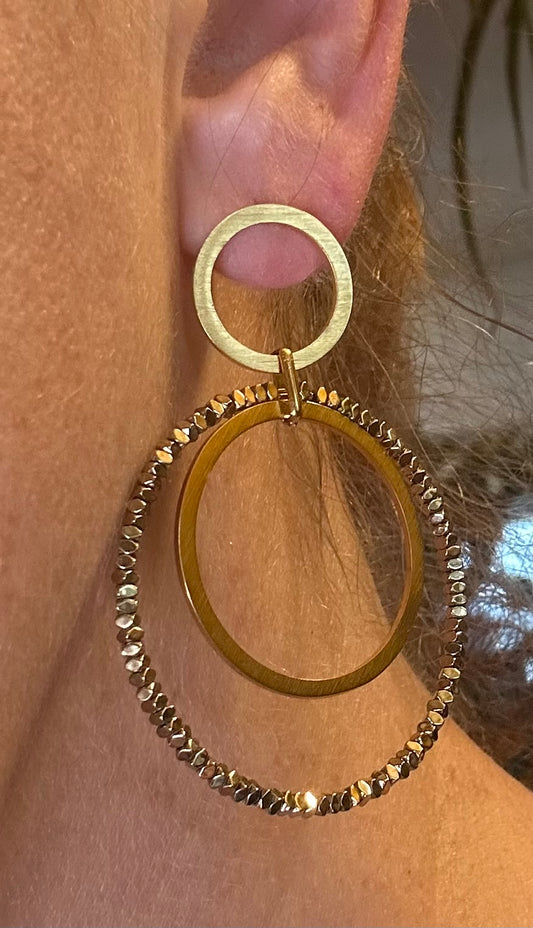 Statement Ohrringe Gold – Modernes Design – Bazou