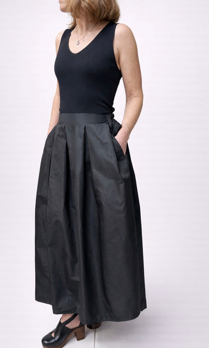 High Waist Volume Midi-Rock taftartig – Elegant Flow Rock, in schwarz, Einheitsgröße 36-42, mit Gummizug