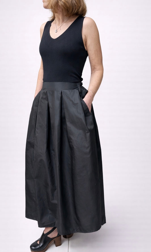 High Waist Volume Midi-Rock taftartig – Elegant Flow Rock, in schwarz, Einheitsgröße 36-42, mit Gummizug