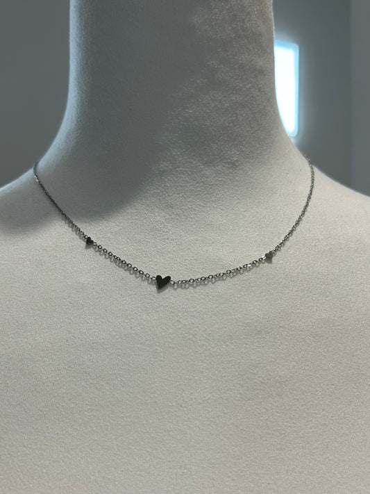Bazou-Feine silberne Halskette aus Edelstahl mit 3 Mini-Herzen-Charms