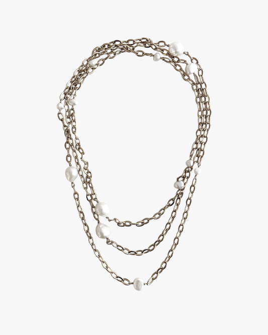 Helles Paris- Lange Halskette versilbert, mit Süßwasserperlen