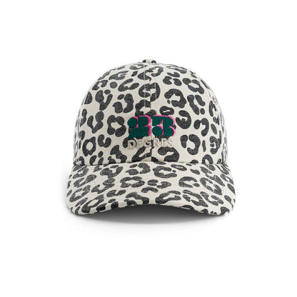Rose in April-Cap in grau- beige von Rose in April x 23Degrés mit Leopardenmuster