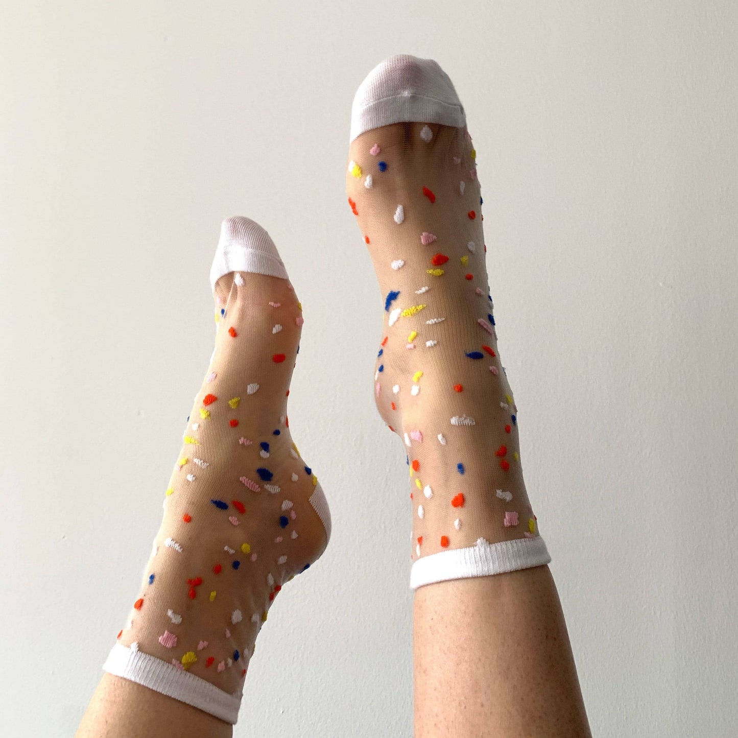 Annabelle - Transparente Fantasy-Socke mit Konfettimotiv für Damen: Weiß