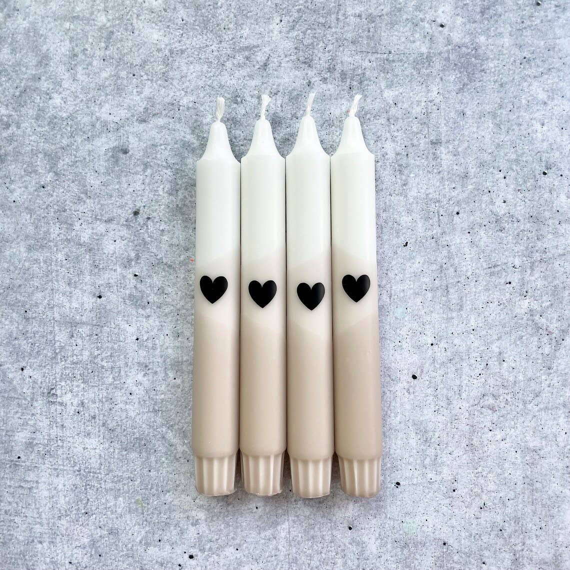 Eulenschnitt x Wolkenreich | Dip Dye Kerzen beige Herz 4 Stück