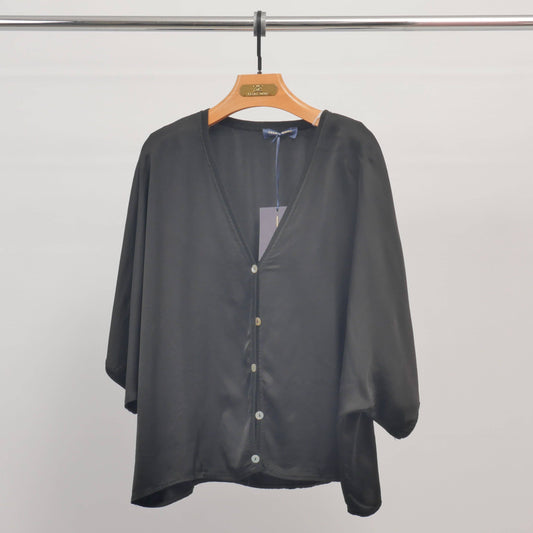 Oversize Bluse // geknöpft in schwarz, mit Seide