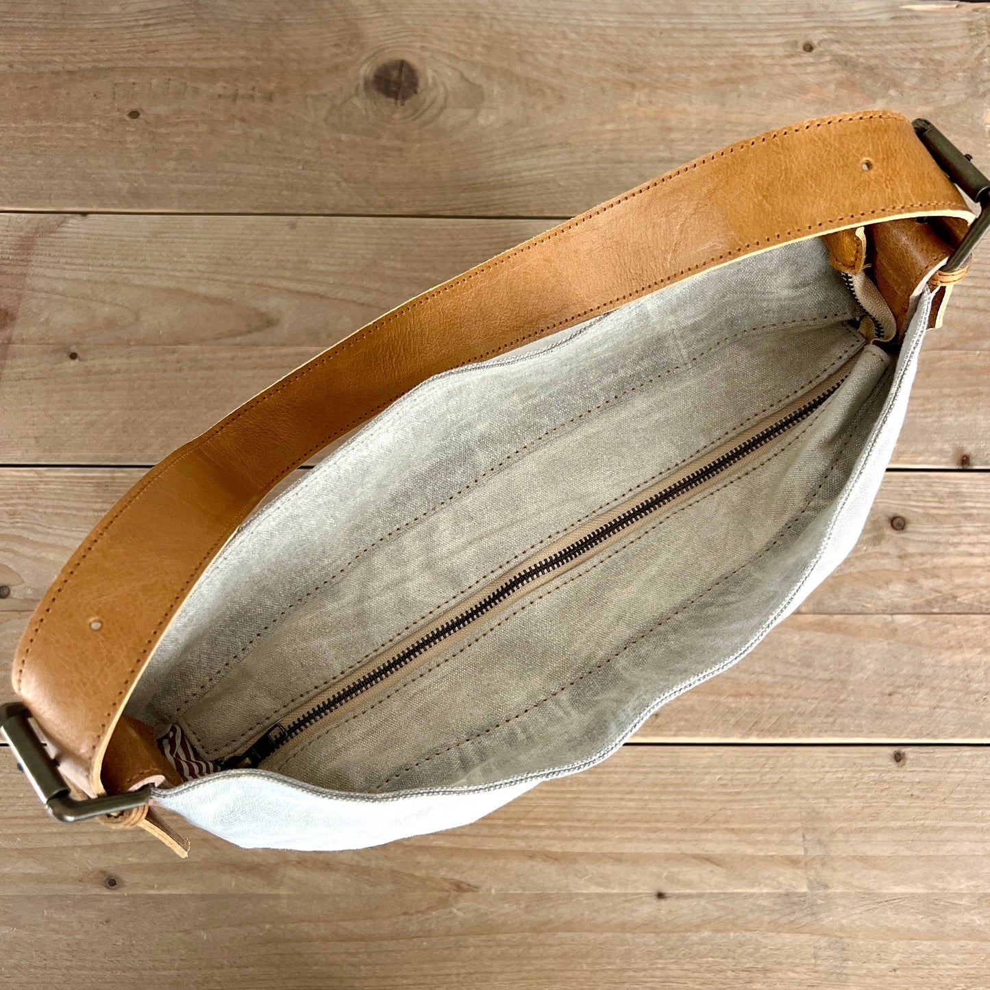 Handmade Schultertasche Liefe NL aus Canvas, nachhaltig