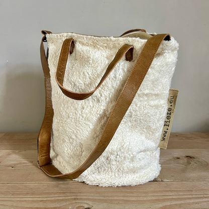 Liefe NL Teddy-Tasche mit Lederhenkeln in wollweiß