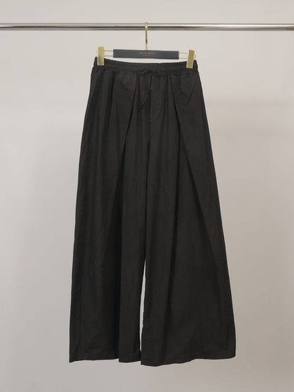 Oversize Hose // weit und bequem mit ausgefallenem Bund in schwarz