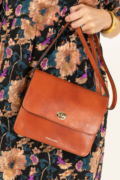 Cherry Paris-Crossbody Tasche in Cognac aus Leder