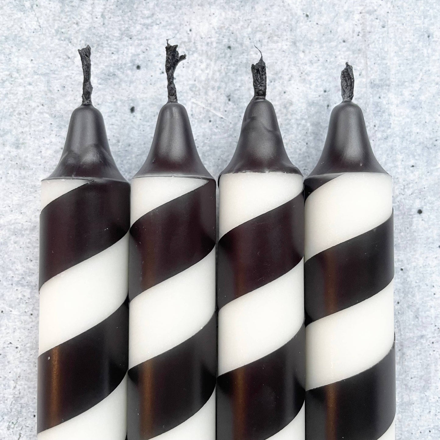Wolkenreich- Dip Dye Kerzen | Swirl schwarz-weiß | 4er Set