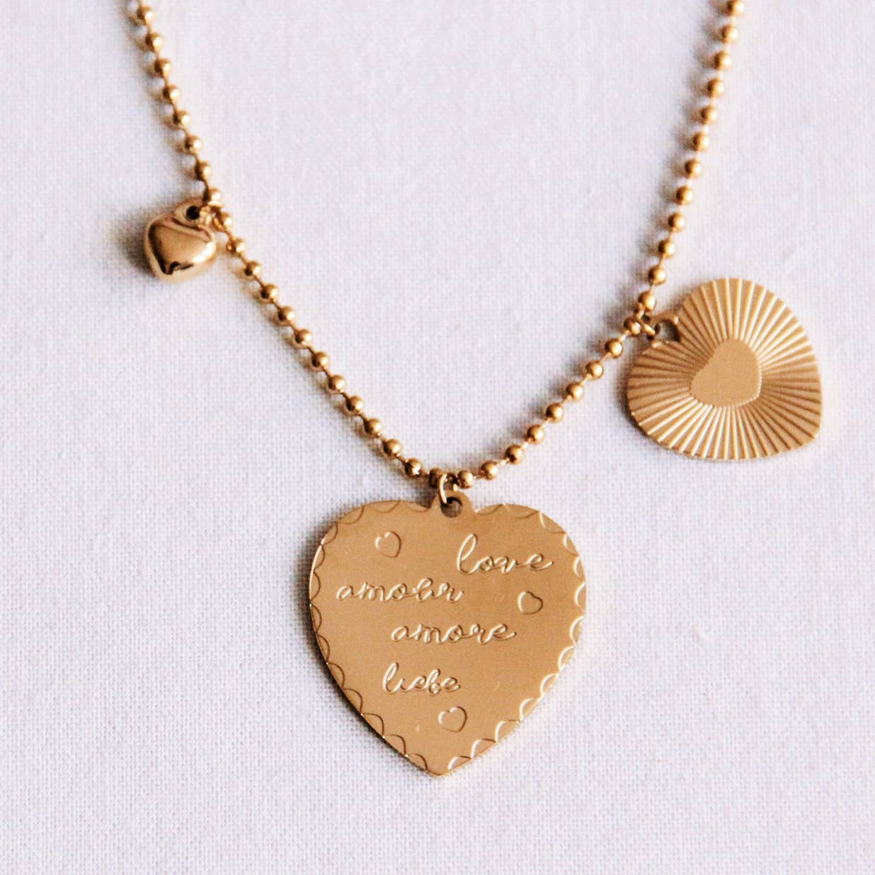 Kugelkettchen-Halskette mit 3 Herzen