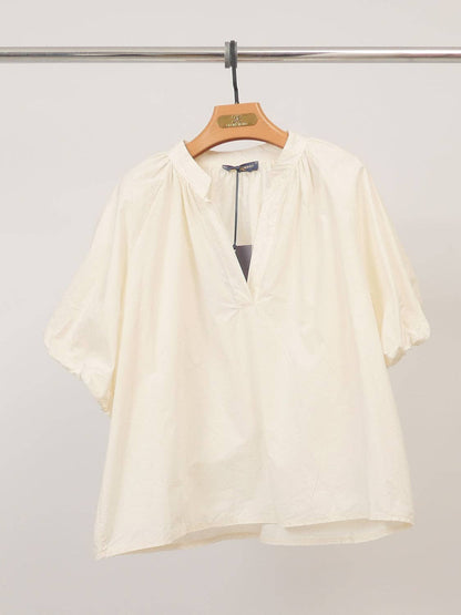 Bluse mit unterlegten Ärmeln// in creme und dunkelblau