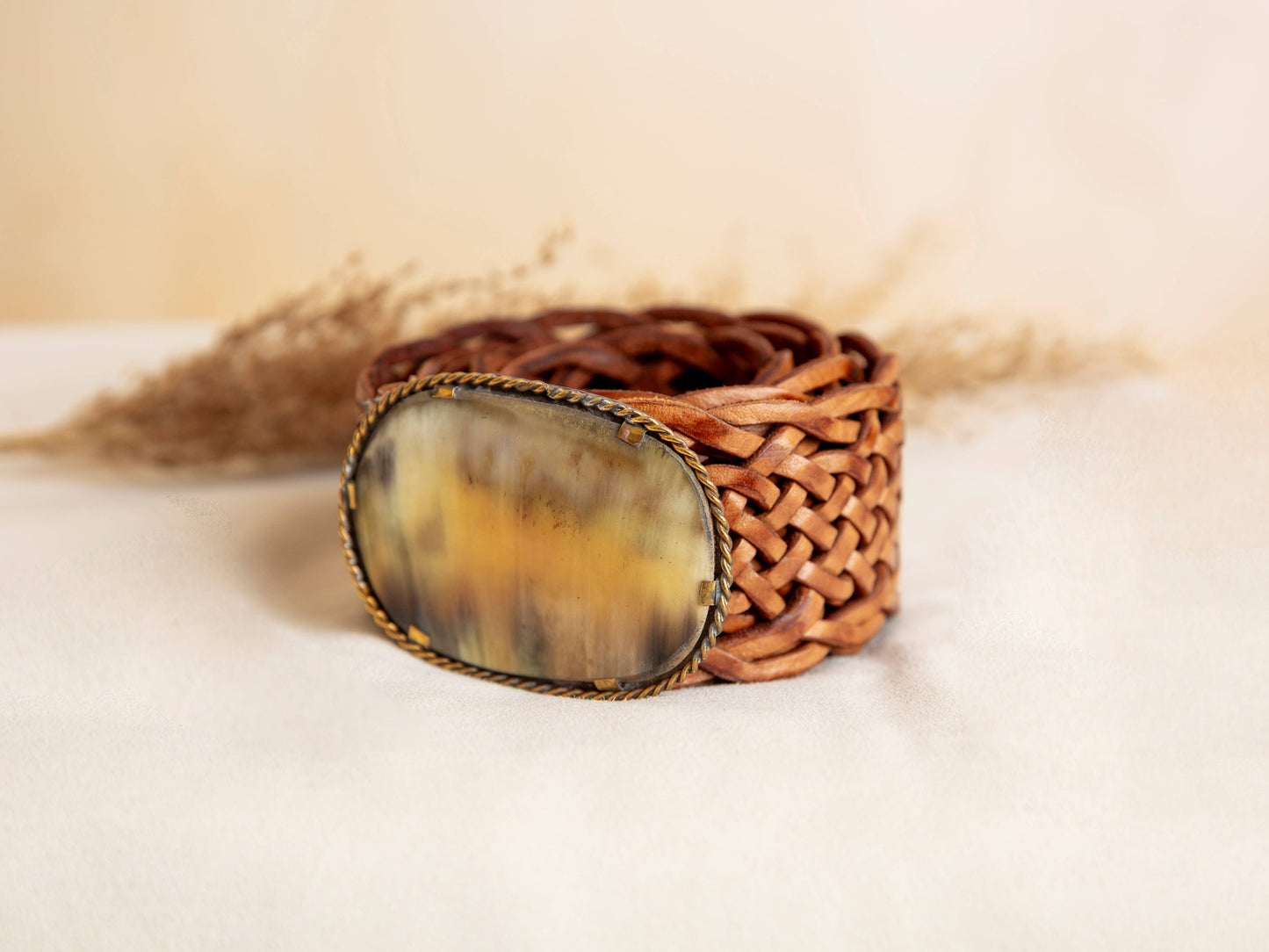 Lula Natura-BREITER BRAUNER LEDERGÜRTEL VENUS, handgearbeitet, Schnallenplattenmuster unterschiedlich in der Farbe