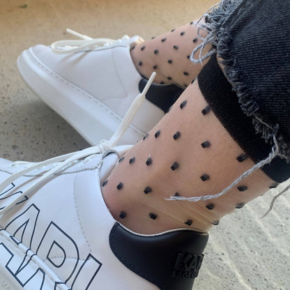 Sockette-Charlotte -Transparente Socken mit Tupfen in Weiß