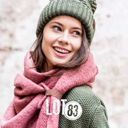 Lot83 Dreieckschal Nina in Beere, weich und stylisch