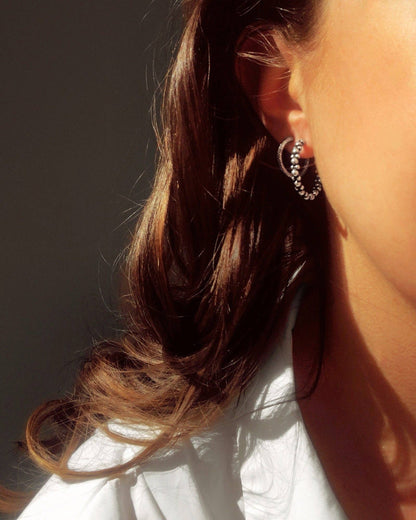 Helles Paris- Ohrringe Creolen, versilbertes Messing, Perlenoptik