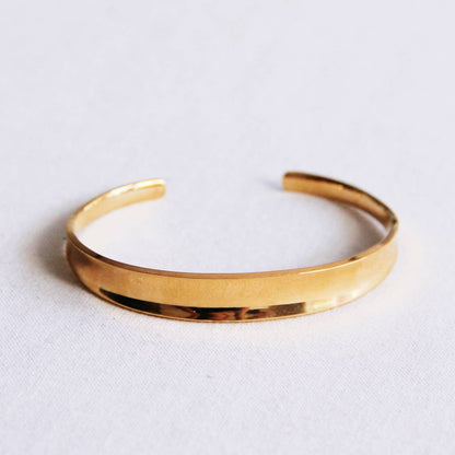 Minimalistischer Gold Armreif – Offener Edelstahl Bangle | Zeitlos & Elegant von Bazou