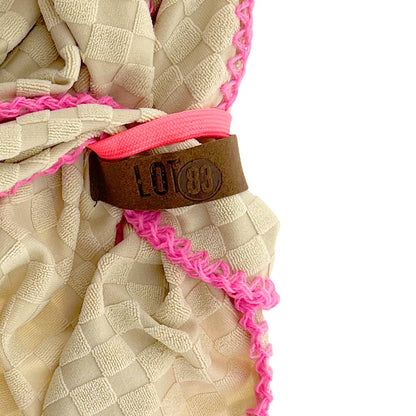 Lot83, Leichter Dreieckschal Marly Beige mit rosa