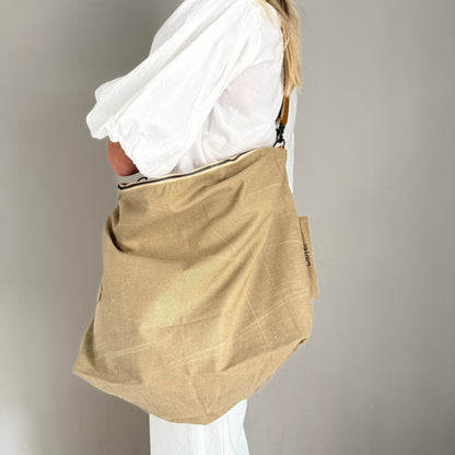 Liefe NL-Große Canvas Schultertasche in Sand mit Ledergurt