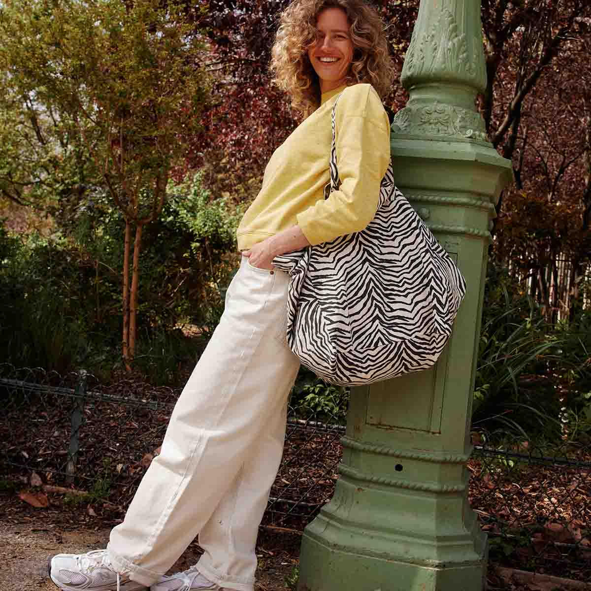 Rose in April: Große TASCHE ELISA ZEBROU GREIGE: GREIGE / Zebra